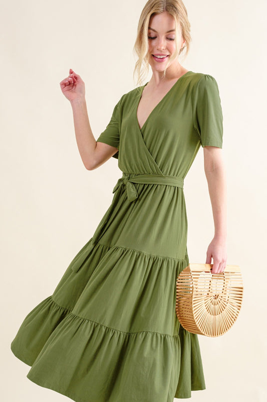 And The Why Soft Short Sleeve Tiered Midi Dress  Trendsi GREEN S 