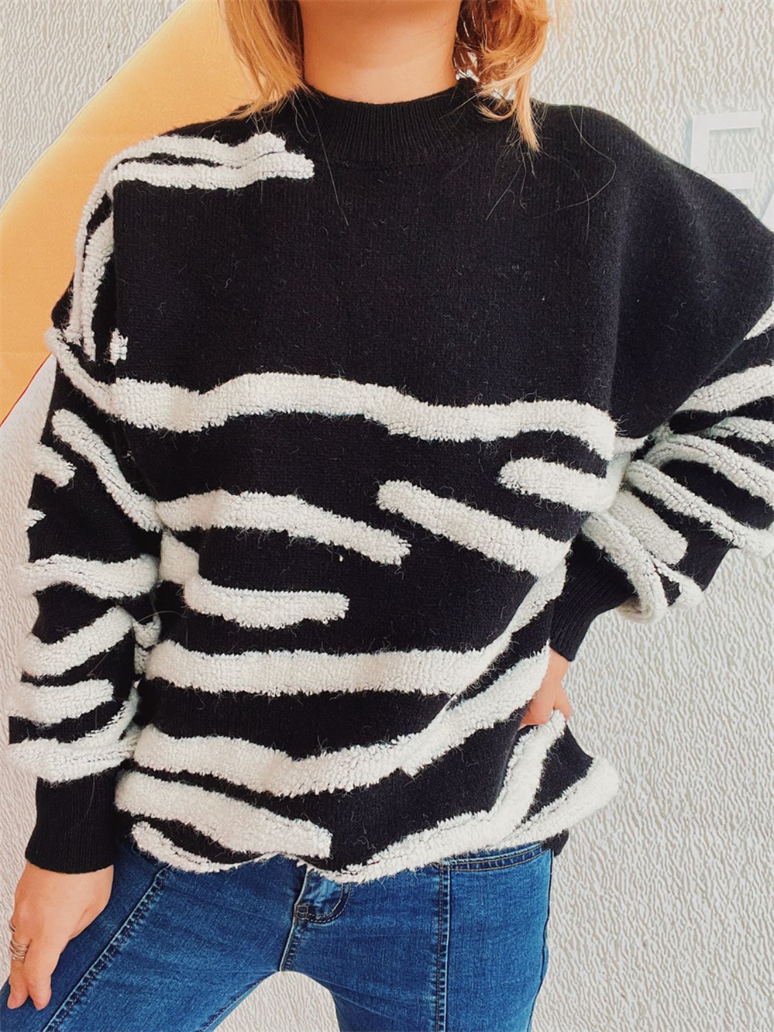 Contrast Round Neck Long Sleeve Sweater