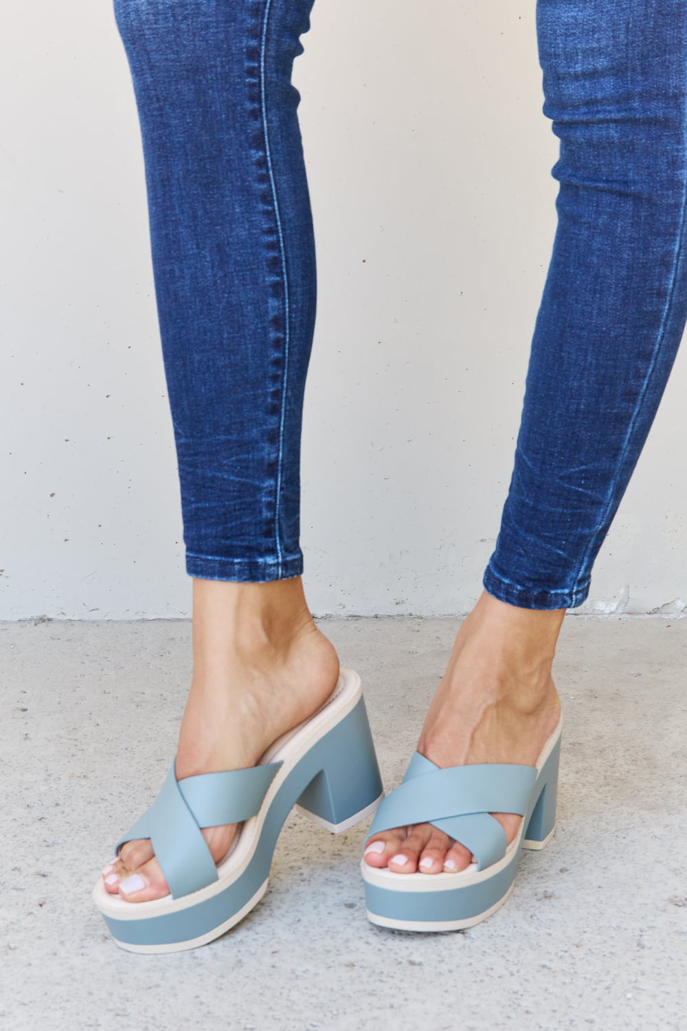 Weeboo Cherish The Moments Contrast Platform Sandals in Misty Blue  Trendsi Light Blue 6.5 