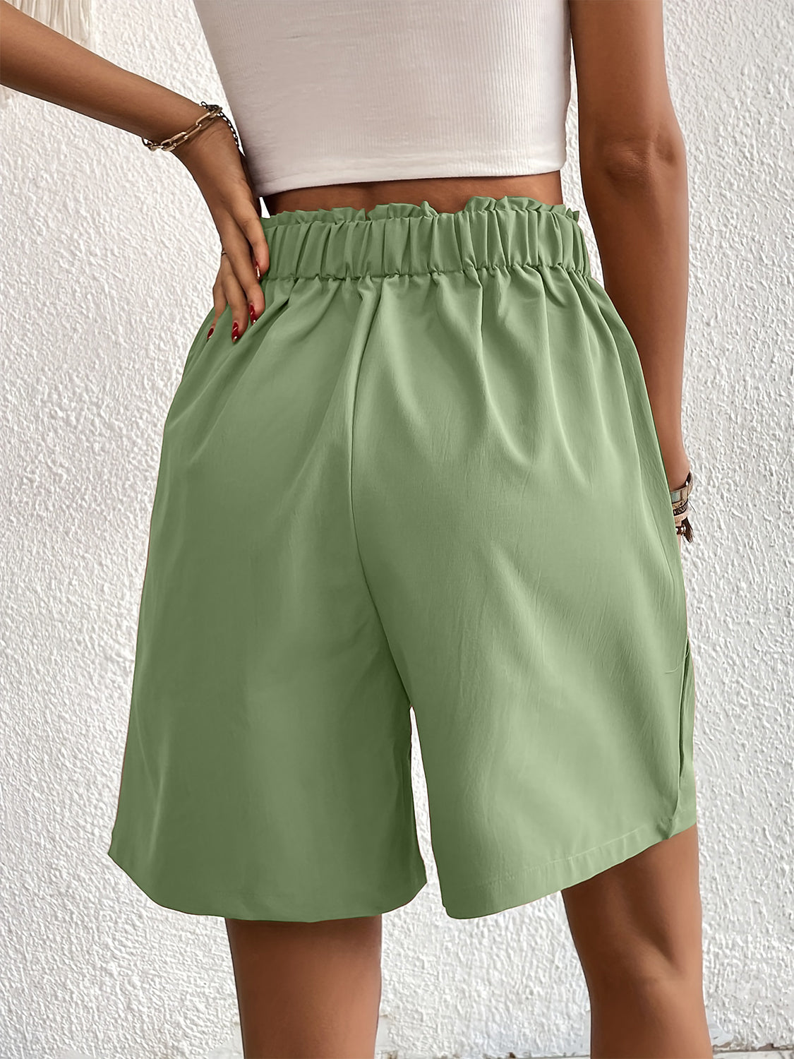 Pocketed Half Elastic Waist Shorts