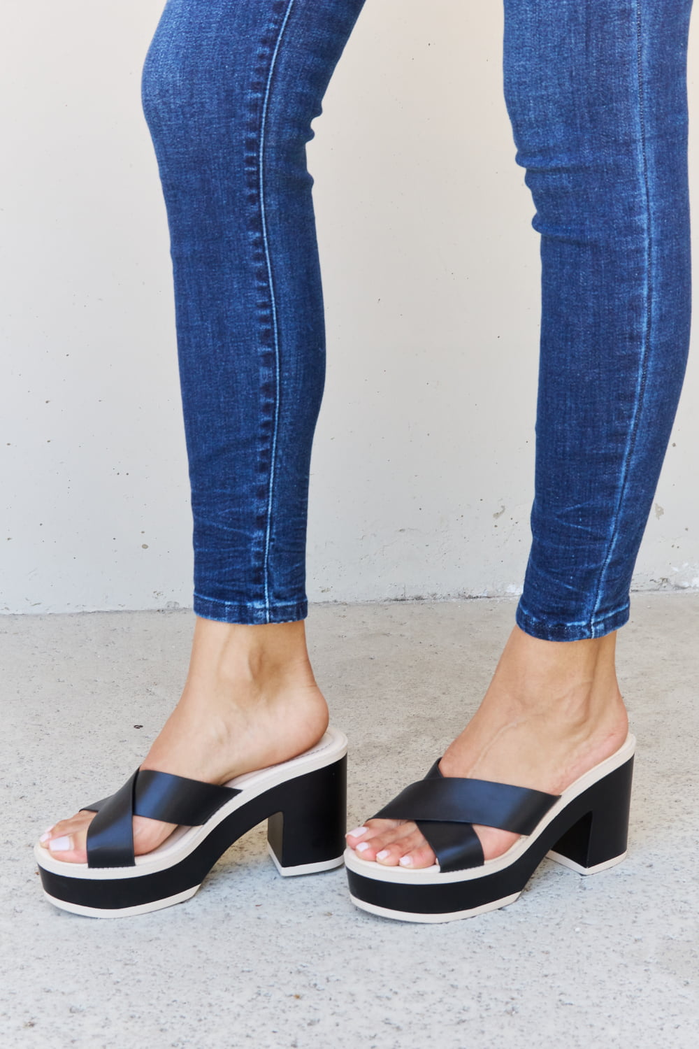 Weeboo Cherish The Moments Contrast Platform Sandals in Black  Trendsi   