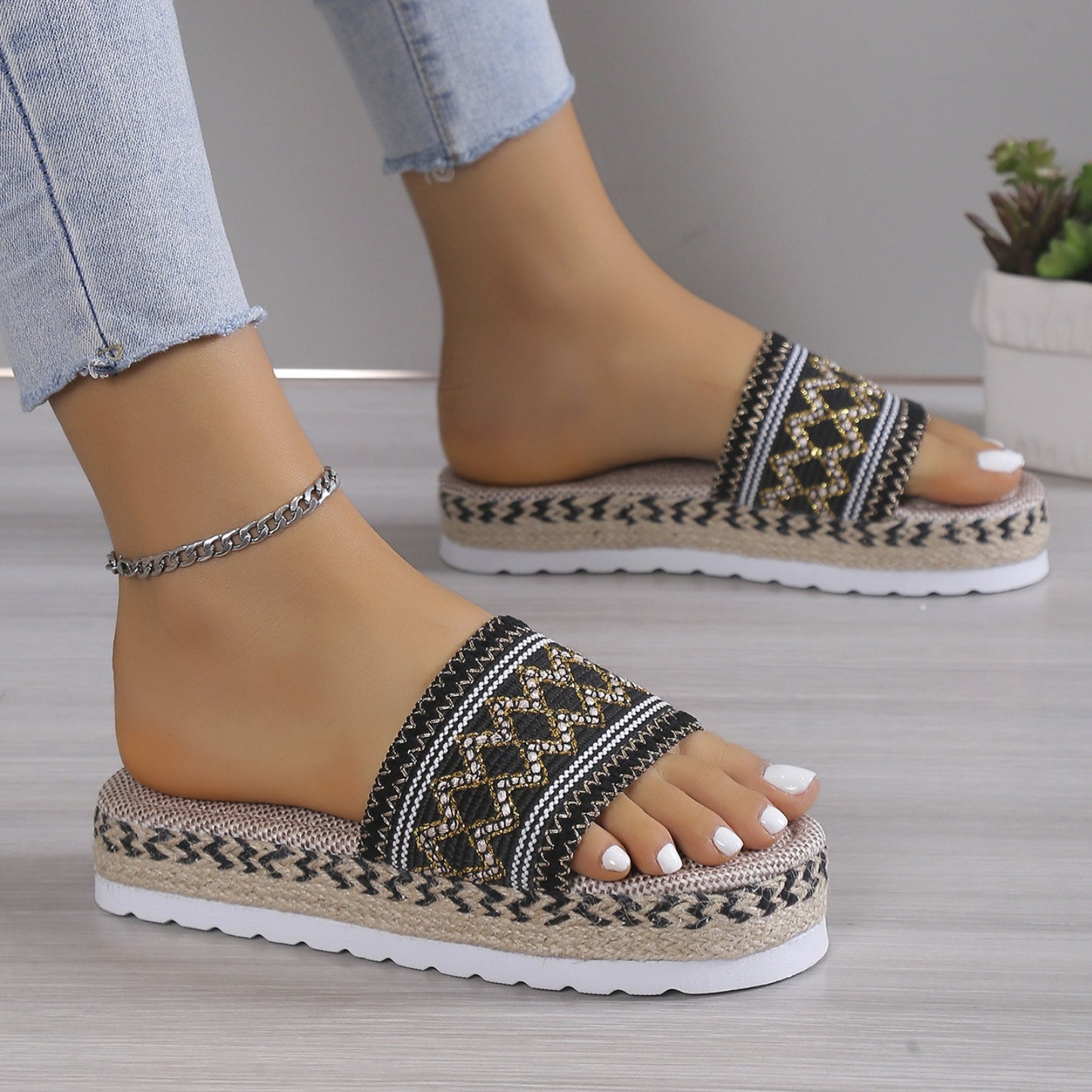 Geometric Weave Platform Sandals  Trendsi   