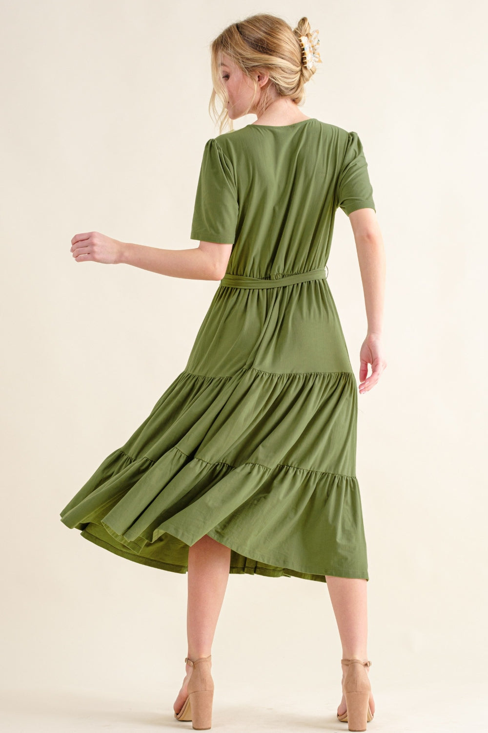 And The Why Soft Short Sleeve Tiered Midi Dress  Trendsi   