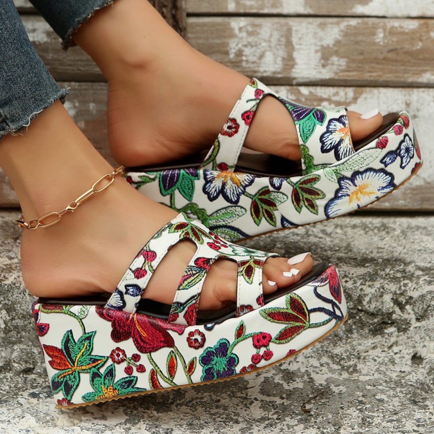 Cutout Floral Peep Toe Sandals  Trendsi White 35(US4) 